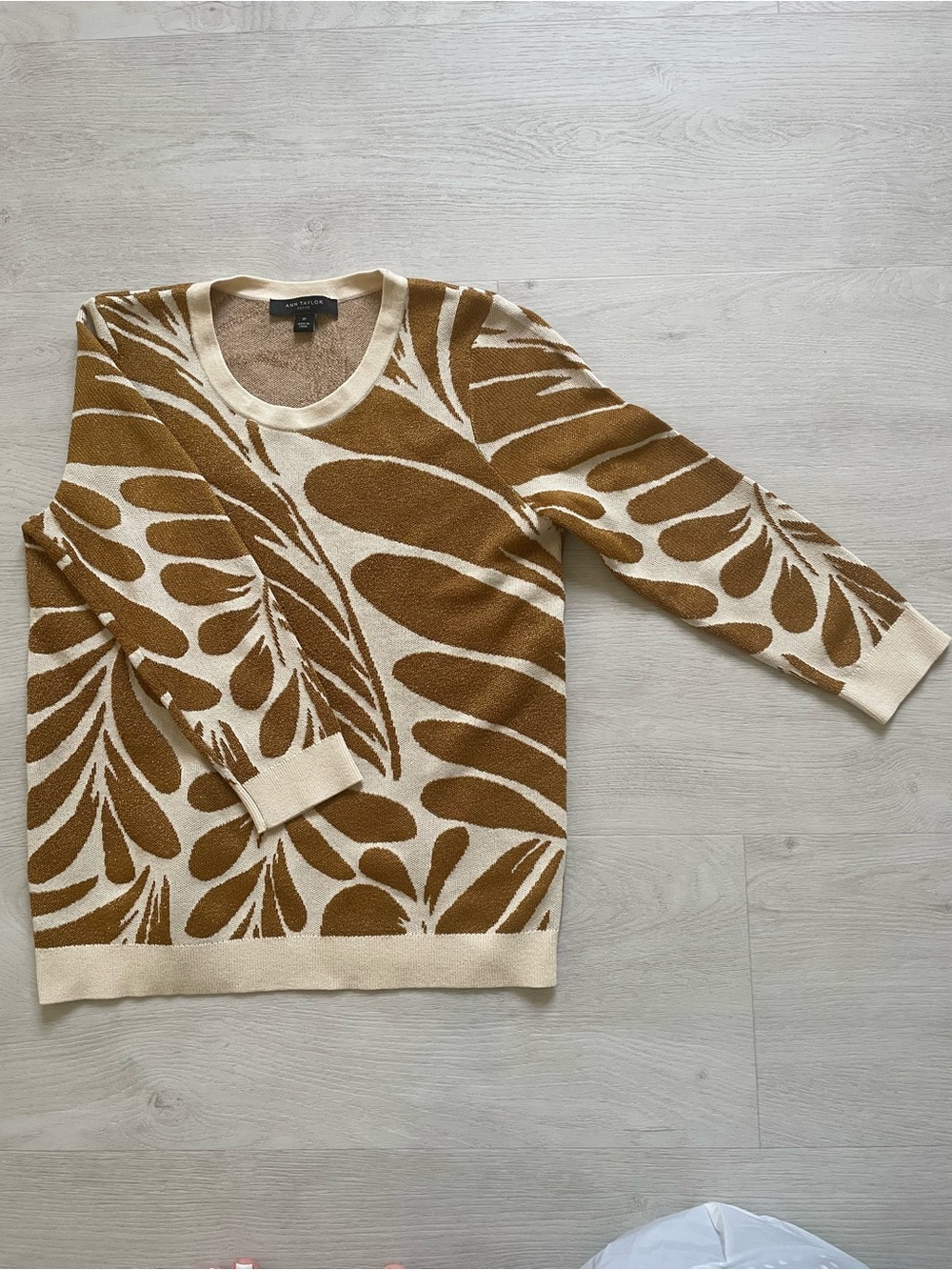 Ann Taylor Woman’s Crewneck Sweater in Brown & Cream Leaf Pattern